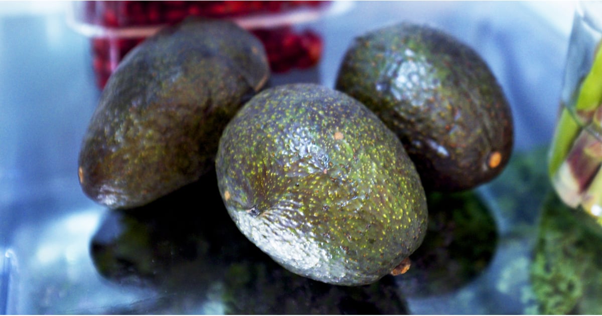 PopsugarLatinaFood NewsHigh Avocado Demand Leading to Deforestation in Mexico Facts5 Things Avocado Fans Need to Know About Mexico's DeforestationAugust 28, 2016 by Macy Daniela MartinFirst Published: August 23, 201627 SharesChat with us on Facebook Messenger. Learn what's trending across POPSUGAR.Face it: we live in an avocado-obsessed world complete with toasts, pastas, smoothies, and, of course, guacamole. And this increased spotlight on the seeded fruit has created a sky-high demand. Without thinking twice, we're shelling out the higher price per avo as if a shortage doesn't even exist.According to the Associated Press, Mexican farmers in the mountainous Michoachán region are, understandably, trying to capitalize on the extra cash possibilities by planting as many avocado trees as they can at the expense of the area's already flourishing natural forest. They're cutting down pine and fir trees to make room for future avocado orchards, and it's already causing major problems. In a 2010 statement on the iss - 웹