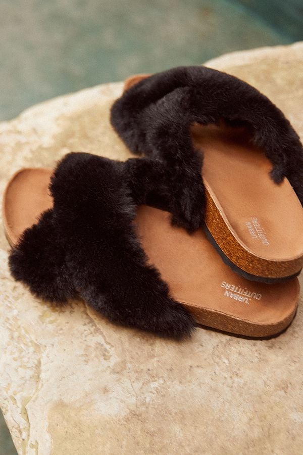 Urban outfitters sales fur slides