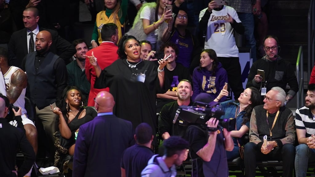 See Lizzo Twerk Courtside at the LA Lakers Game See Lizzo Twerk Courtside at the LA Lakers Game
