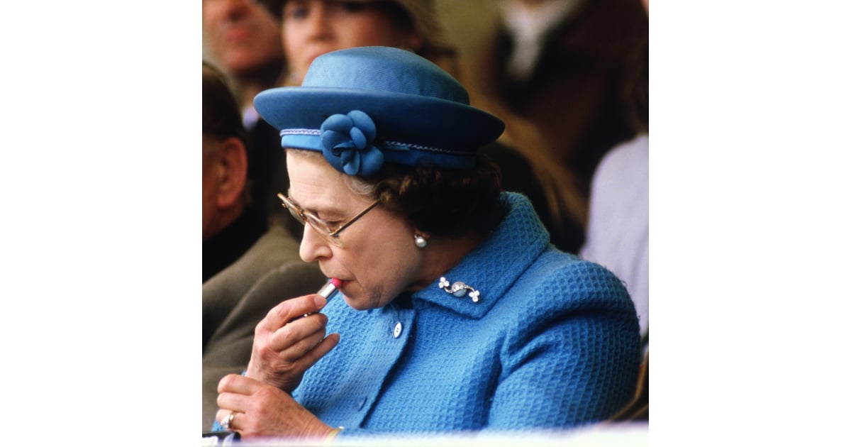 She Applies Lipstick in Public Queen Elizabeth II Little Known Facts