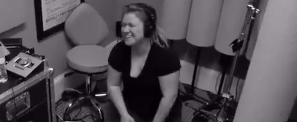 Kelly Clarkson Hitting Wrong Note Video 2017