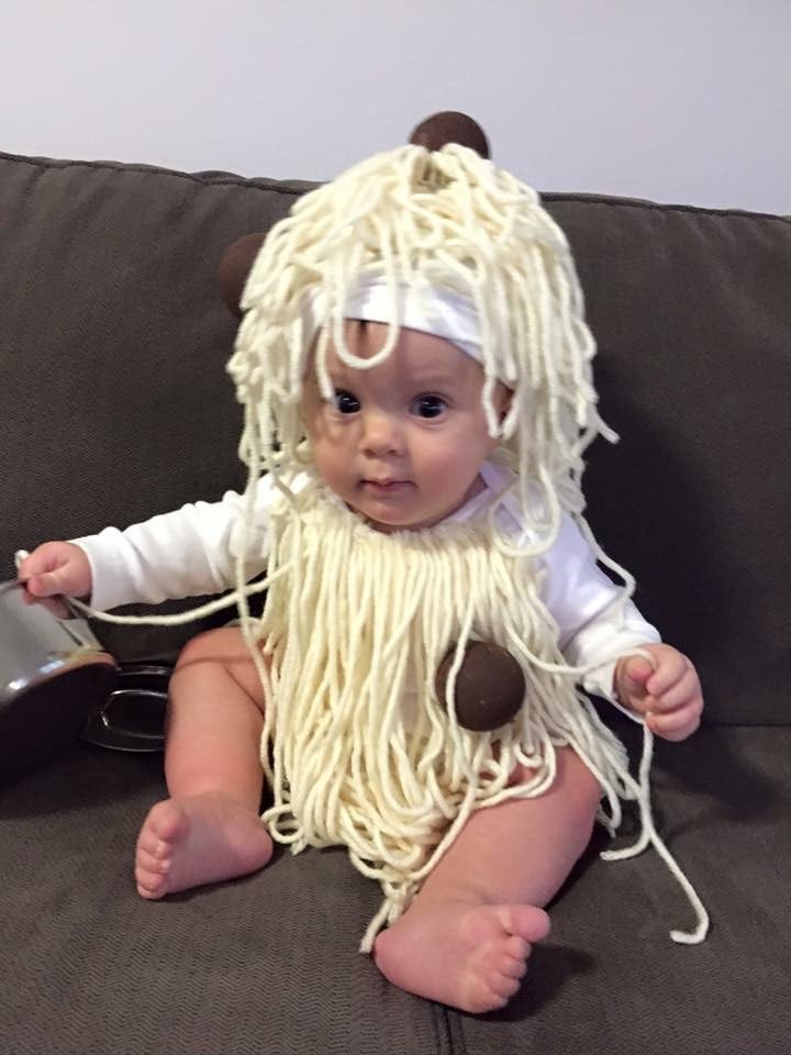 Spaghetti And Meatballs Last Minute Halloween Costumes Made From Items In The Closet Popsugar Family Photo 4