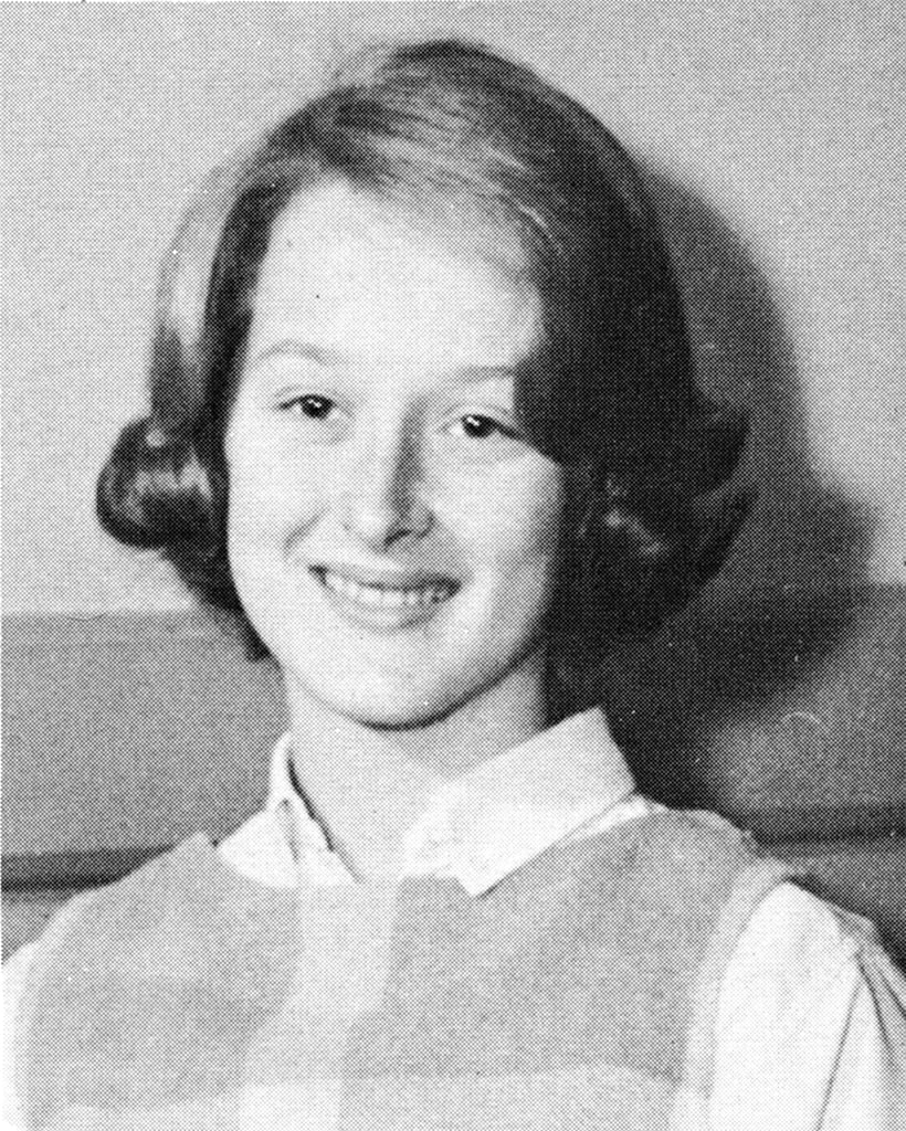 Even as a teen, it's the same Meryl.
Source: Seth Poppel/Yearbook Library