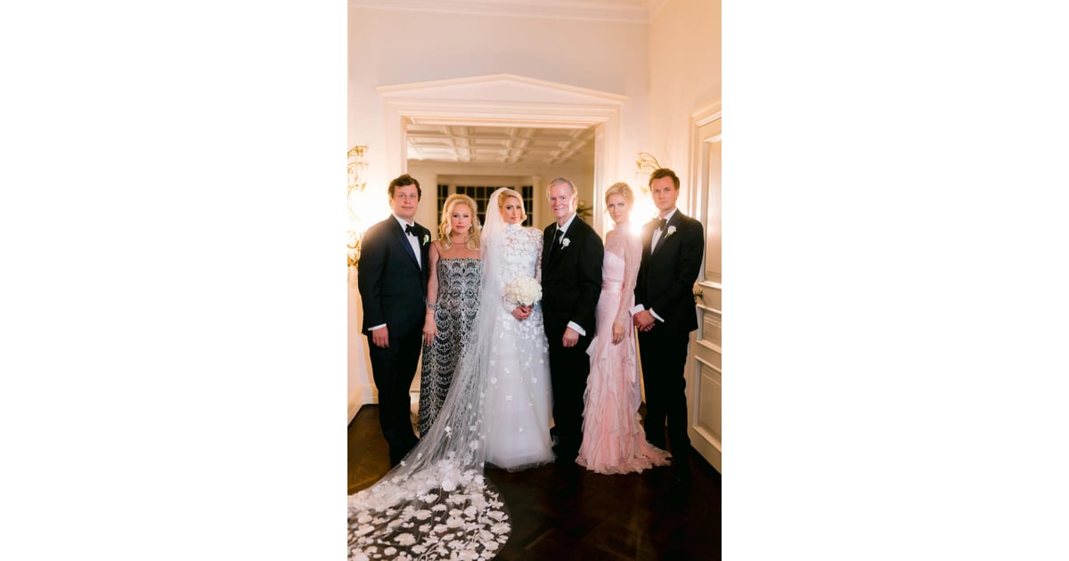 See Paris Hilton's Gorgeous Oscar de la Renta Wedding Dress | POPSUGAR ...
