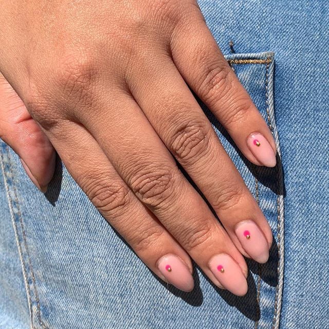 Autumn Nail Art Trend: Tonal Studs