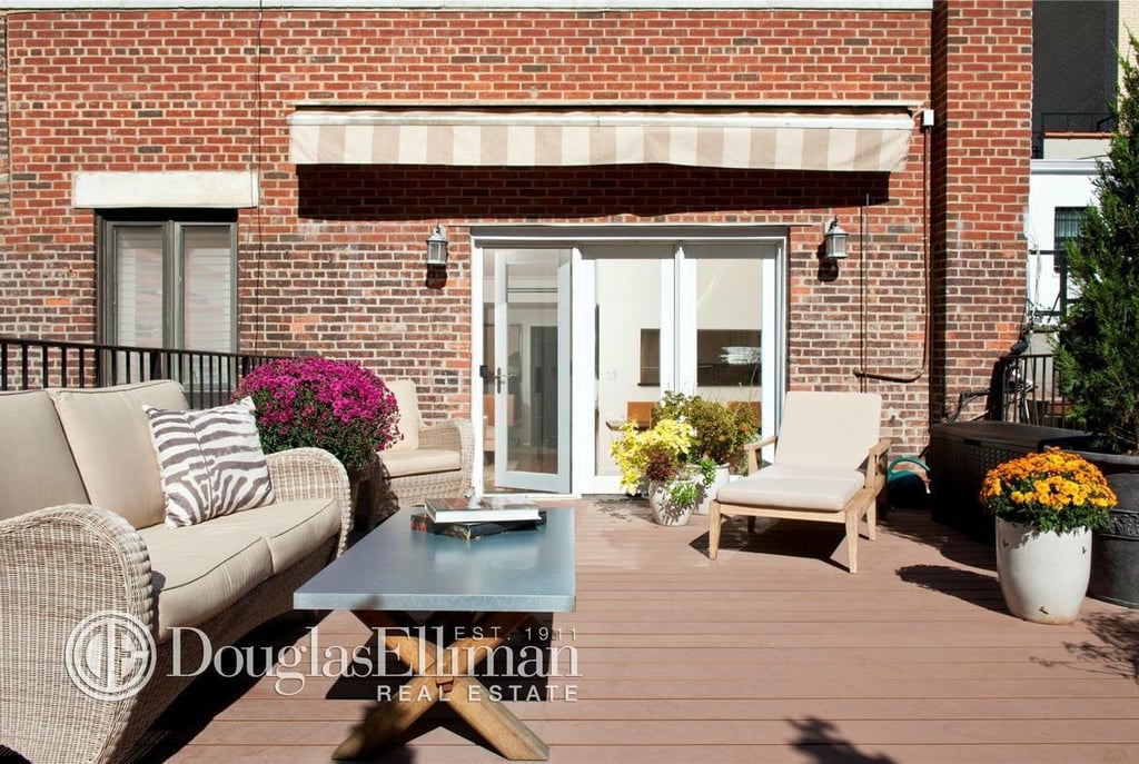 Anne Hathaway Buys NYC Co-Op