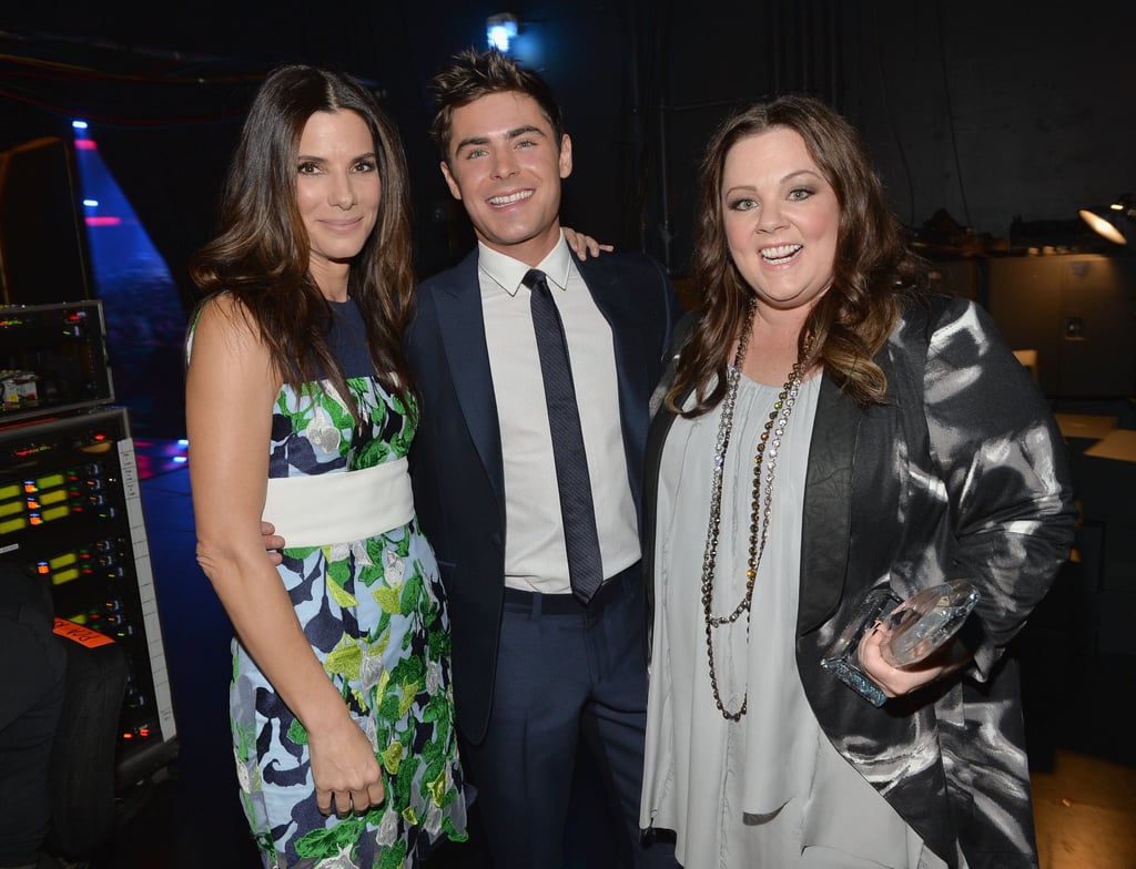 Sandra Bullock, Zac Efron, and Melissa McCarthy had a memorable moment backstage at the People's Choice Awards in LA.
