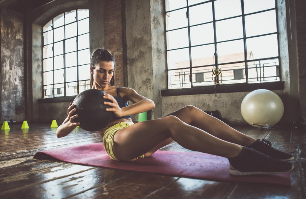 A Trainer's 5-Move Strengthening Ab Workout