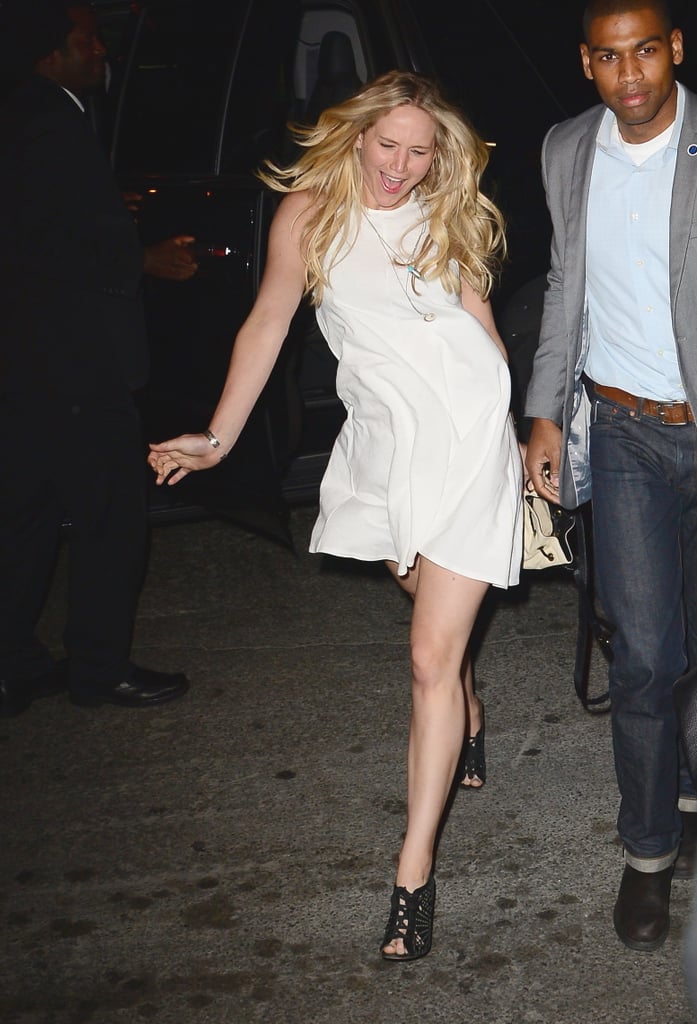 Jennifer Lawrence Messes With Paparazzi