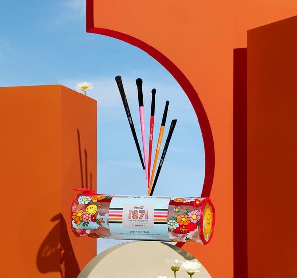 Morphe x Coca-Cola 1971 Sweep the Peace 5-Piece Brush Set