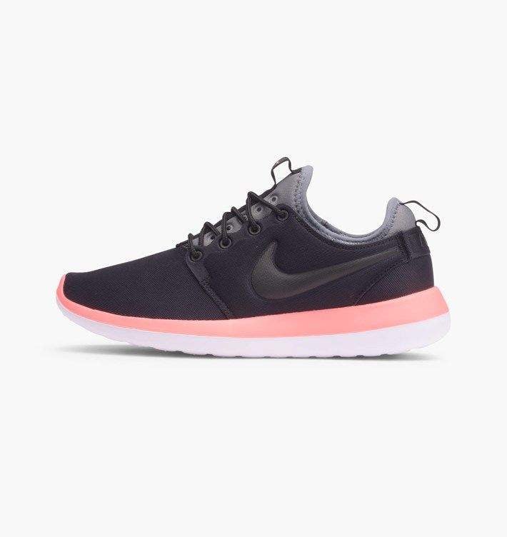 Nike Roshe Sneakers