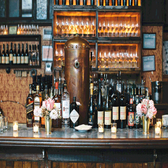 How to Stock the Bar at Your Wedding