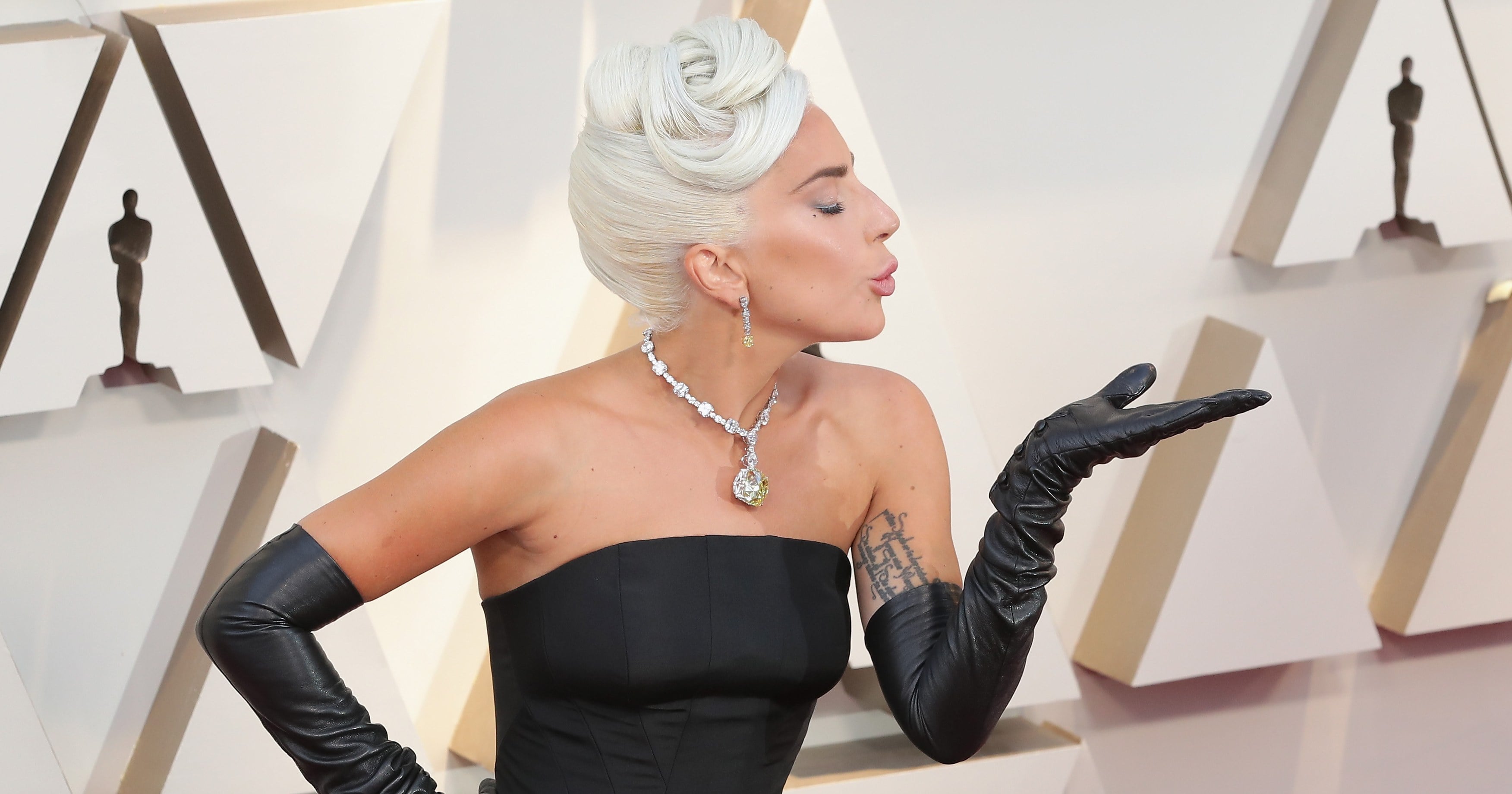Lady gaga necklace oscars 2019 on sale