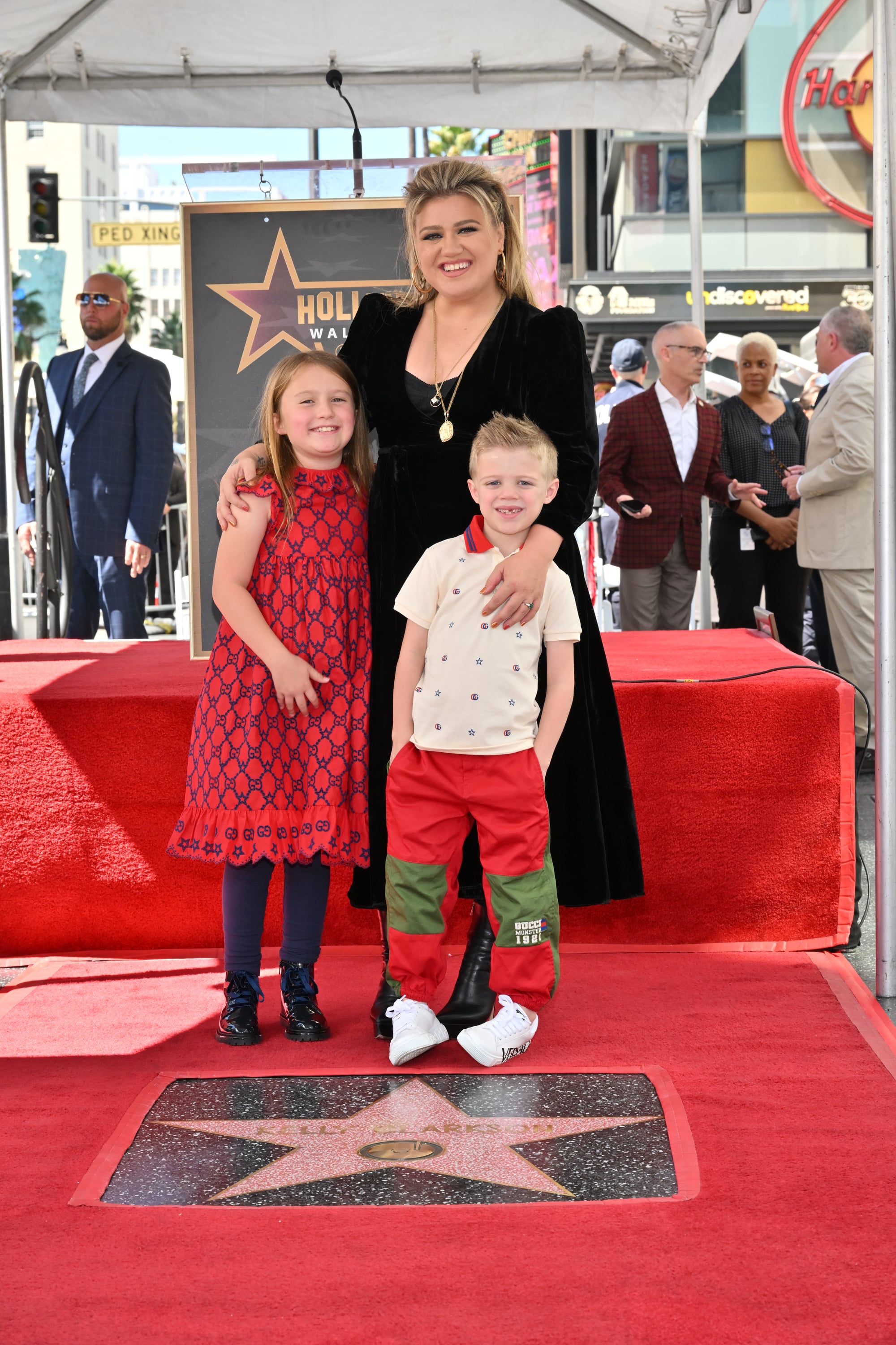 Kelly Clarkson's Kids, Former Stepchildren Support Her At Walk Of Fame