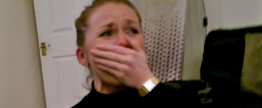 Woman Learns She's Going to Be an Aunt From Greeting Card