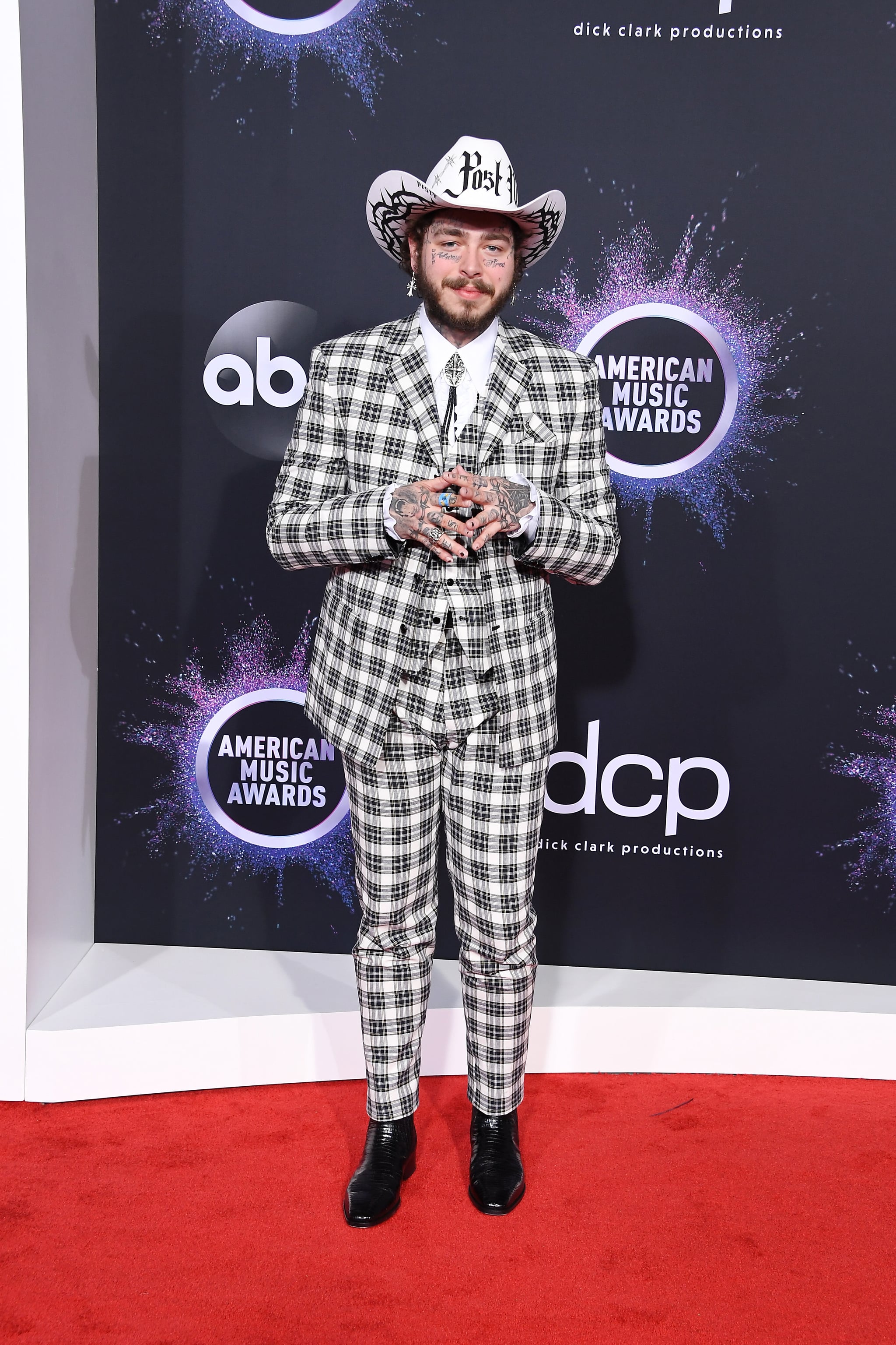 Post Malone's Checkered Black-and-White Suit at the AMAs | POPSUGAR Fashion
