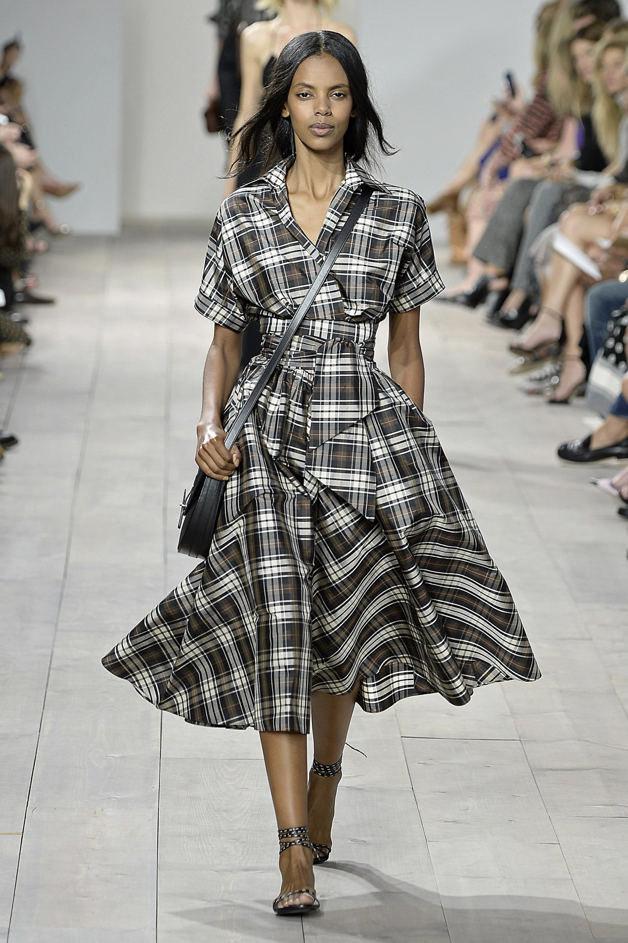 Michael Kors Spring 2015 | Michael Kors Should Really Teach a Class on  Spring Styling | POPSUGAR Fashion Photo 50