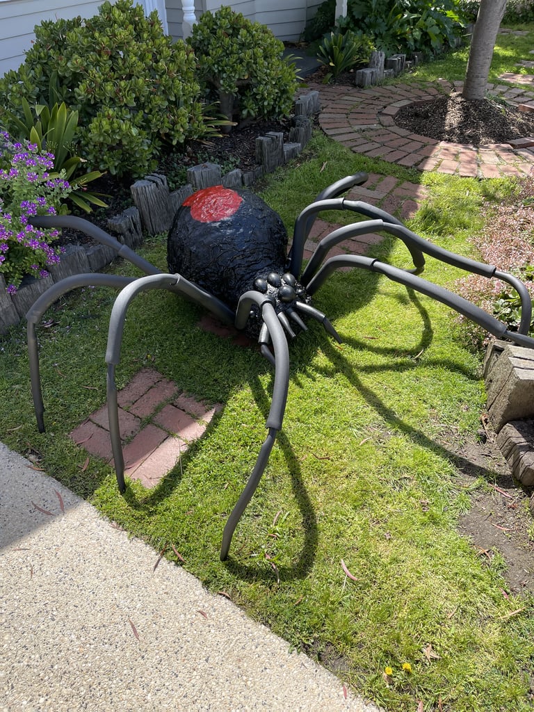 Giant Spider Decoration: Finished Product Photos
