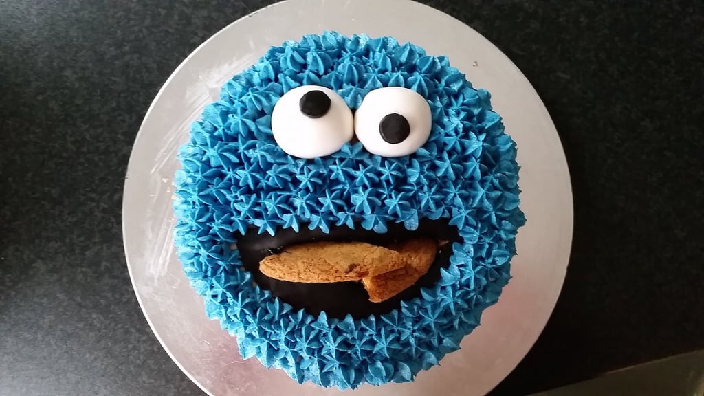 Cookie Monster Vanilla Cake