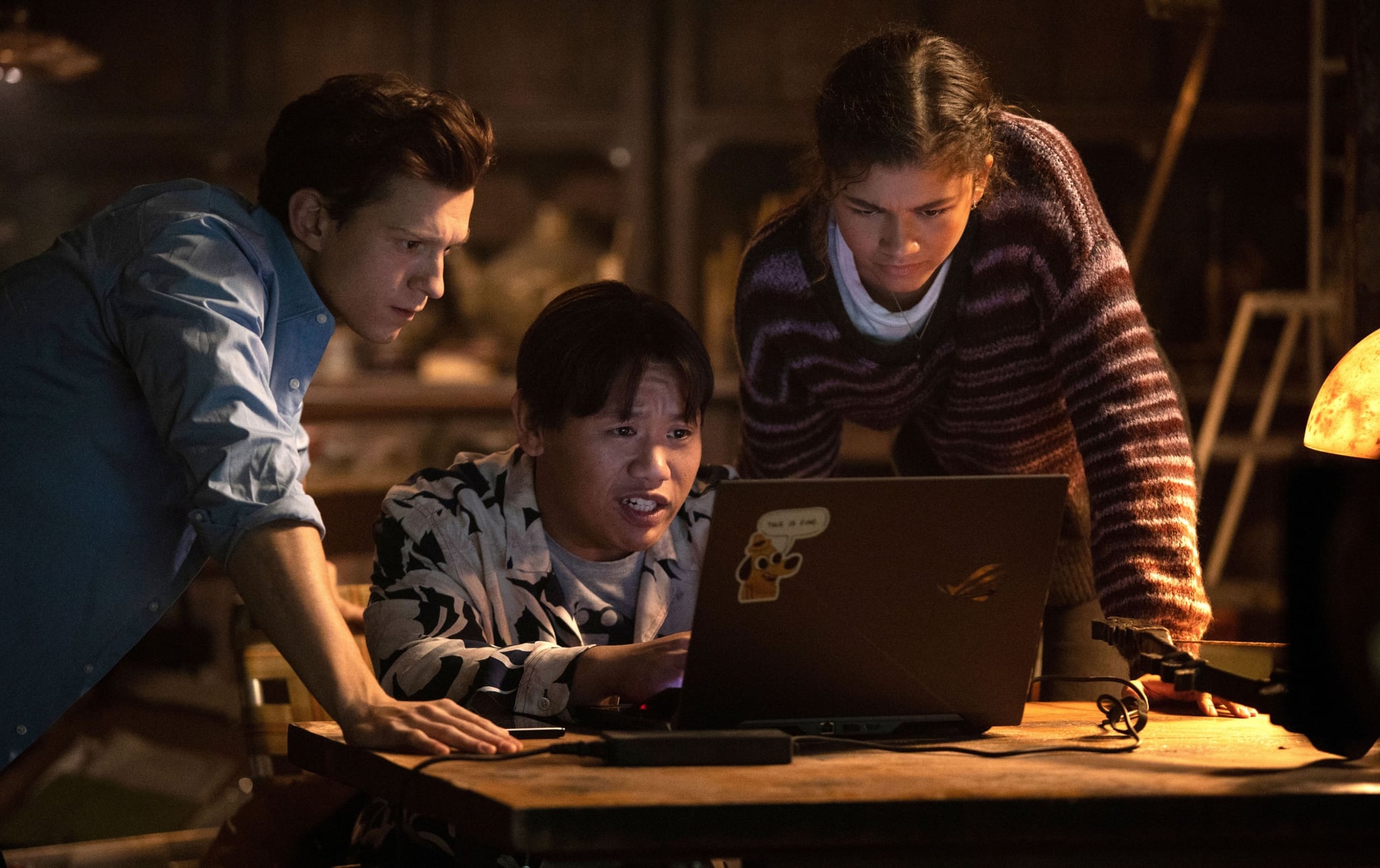 Spider-Man: Không có đường về nhà, từ trái qua: Tom Holland, Jacob Batalon, Zendaya, 2021. PH: Matt Kennedy / Sony Pictures phát hành / Marvel Entertainment / Courtesy Everett Collection Collection