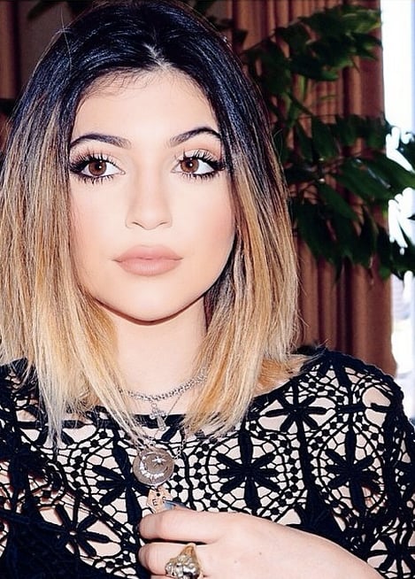 kylie jenner blonde front hair