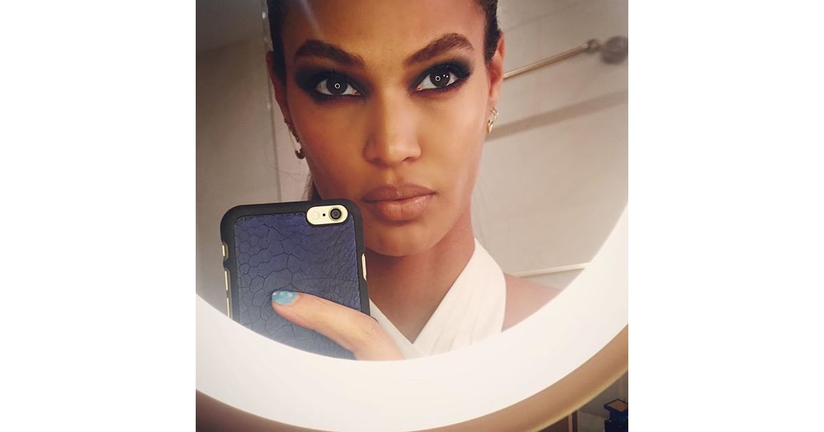 The Sultry Makeup Selfie Joan Smalls S Selfies Popsugar Latina Photo 15