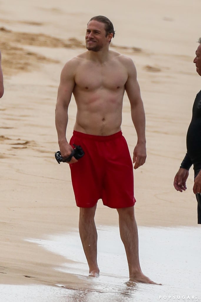 Shirtless-Charlie-Hunnam-Hawaii-Pictures