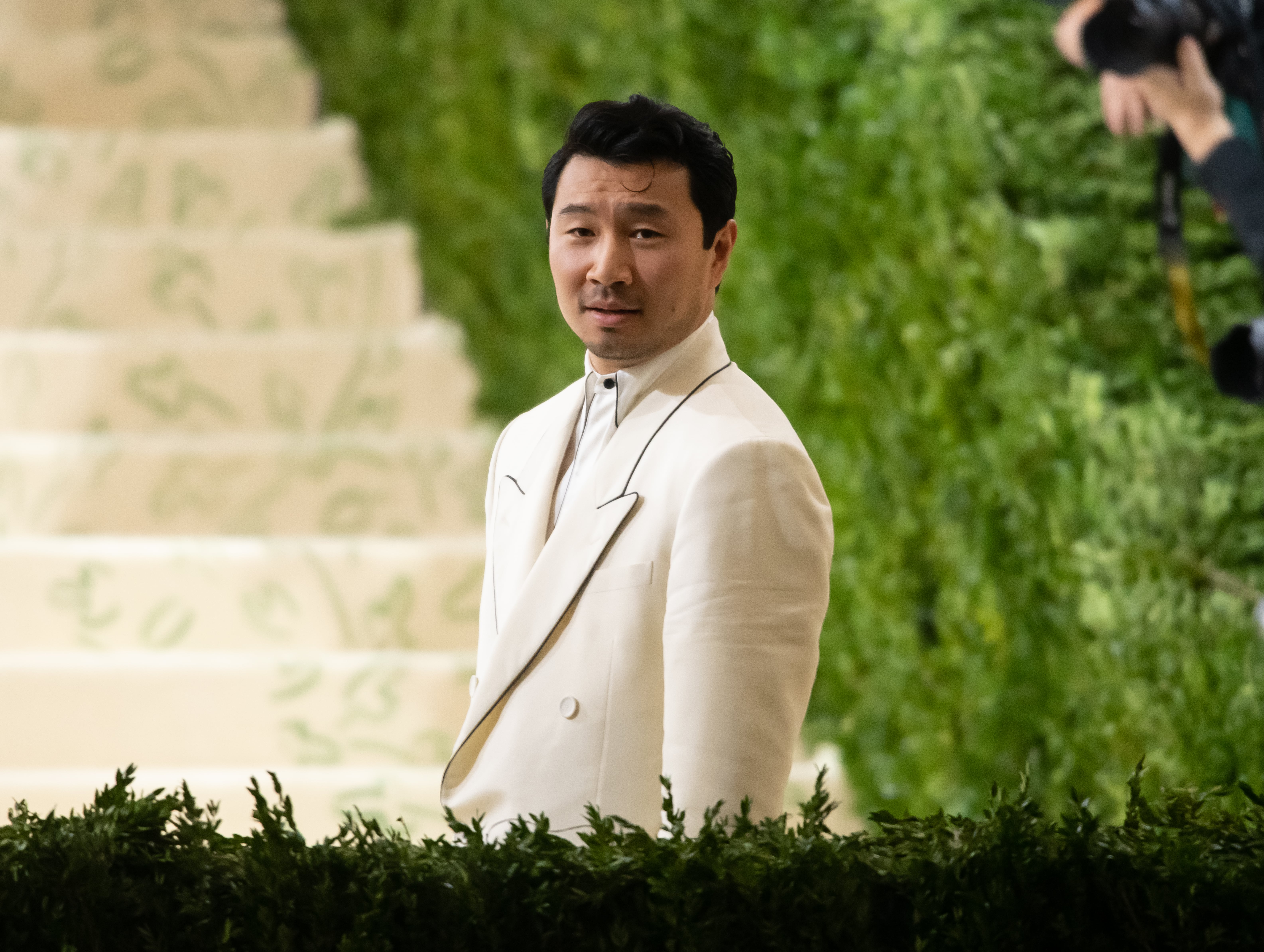 Simu Liu explains Met Gala look: 'Golden Age of Hollywood excluded people  like me