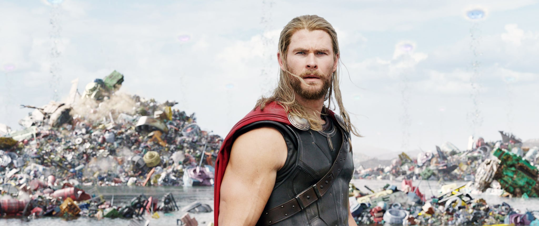 THOR: RAGNAROK, Chris Hemsworth as Thor, 2017.  Marvel /  Walt Disney Studios Motion Pictures /Courtesy Everett Collection