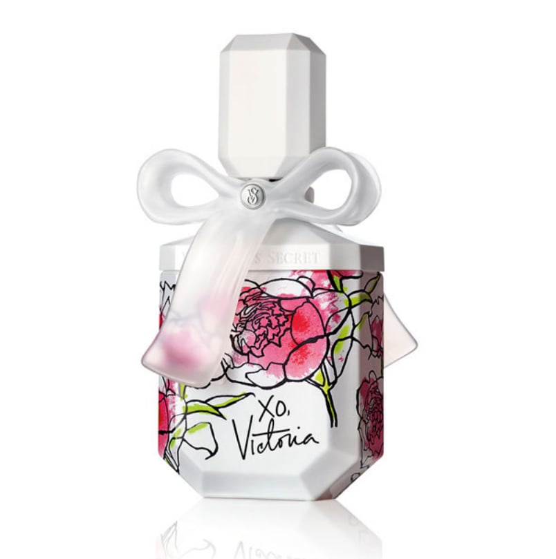 The XO, Victoria perfume has notes of rose, orchid, lady apple, and English ivy. It comes in a gorgeous abstract floral-printed bottle. Shop the XO, Victoria fragrance and body goods!