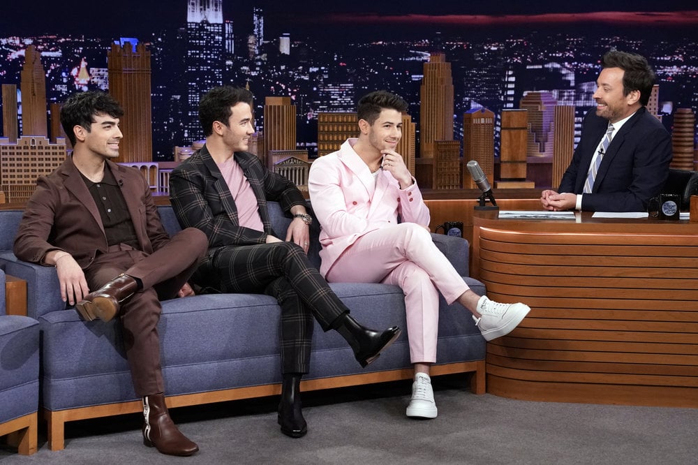 Jonas Brothers "Know Your Bro" on The Tonight Show Video