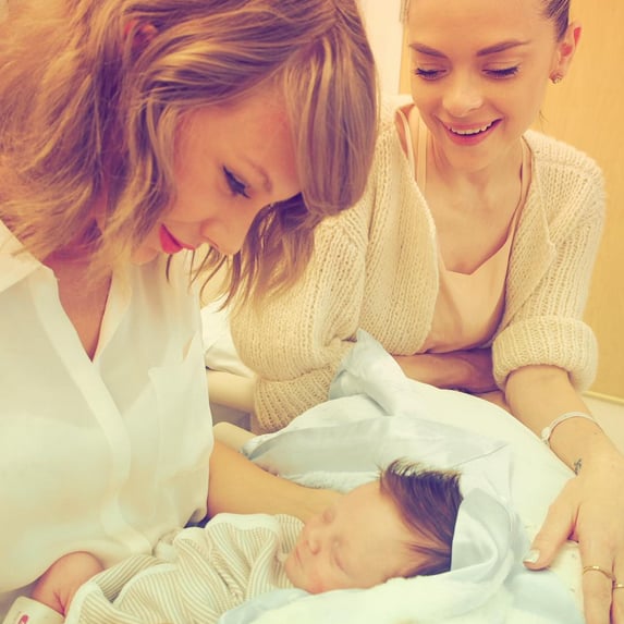 Taylor Swift and Jaime King’s Son Leo | Pictures | POPSUGAR Celebrity