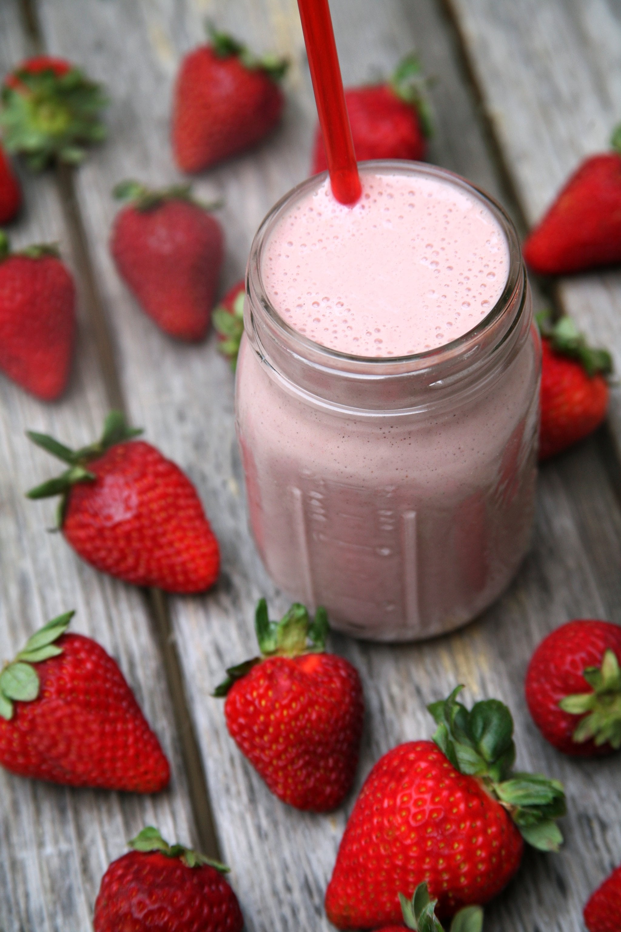 Erdbeer-Milchshake-Protein-Smoothie