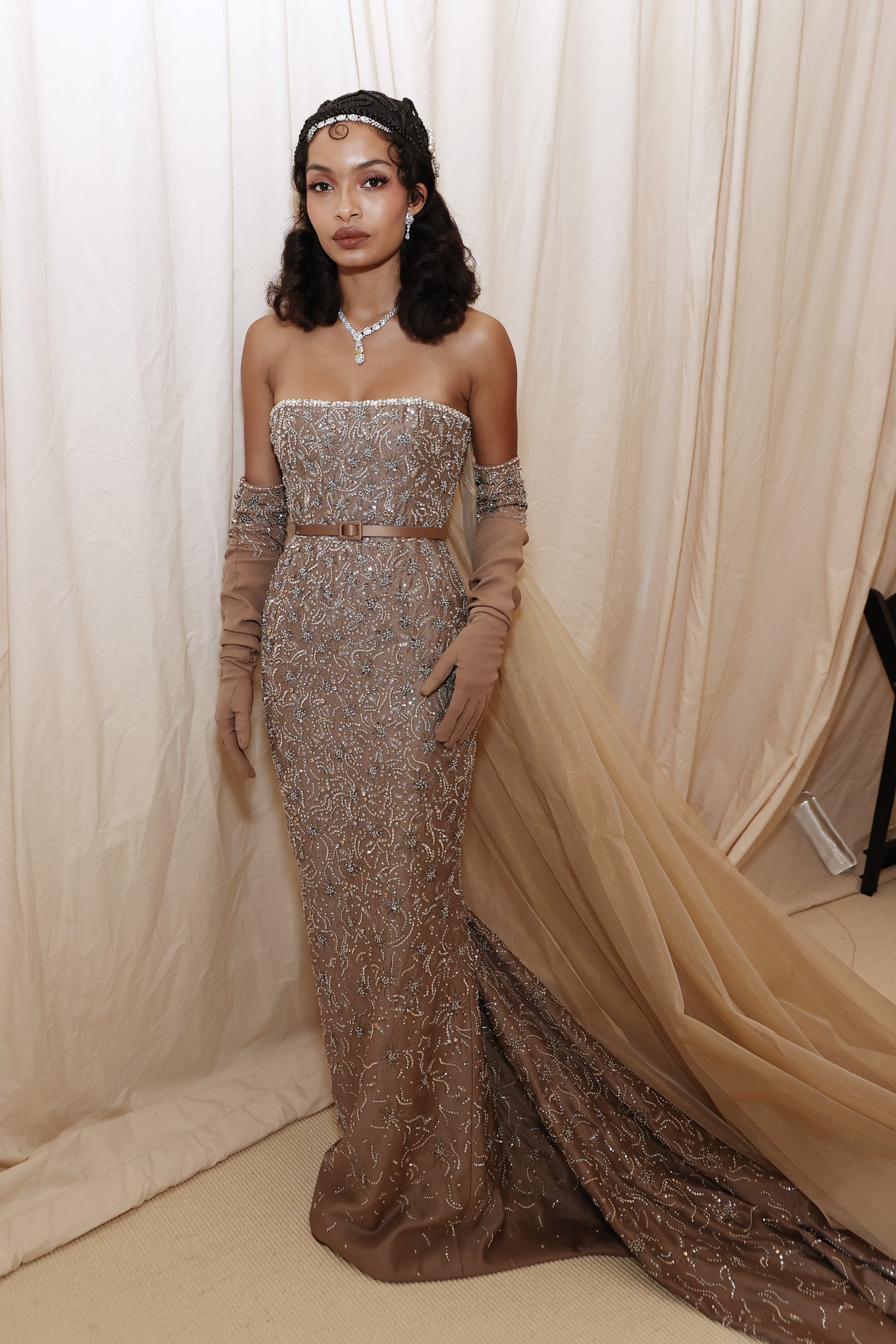Give it up for @yarashahidi in @dior at the Met Gala