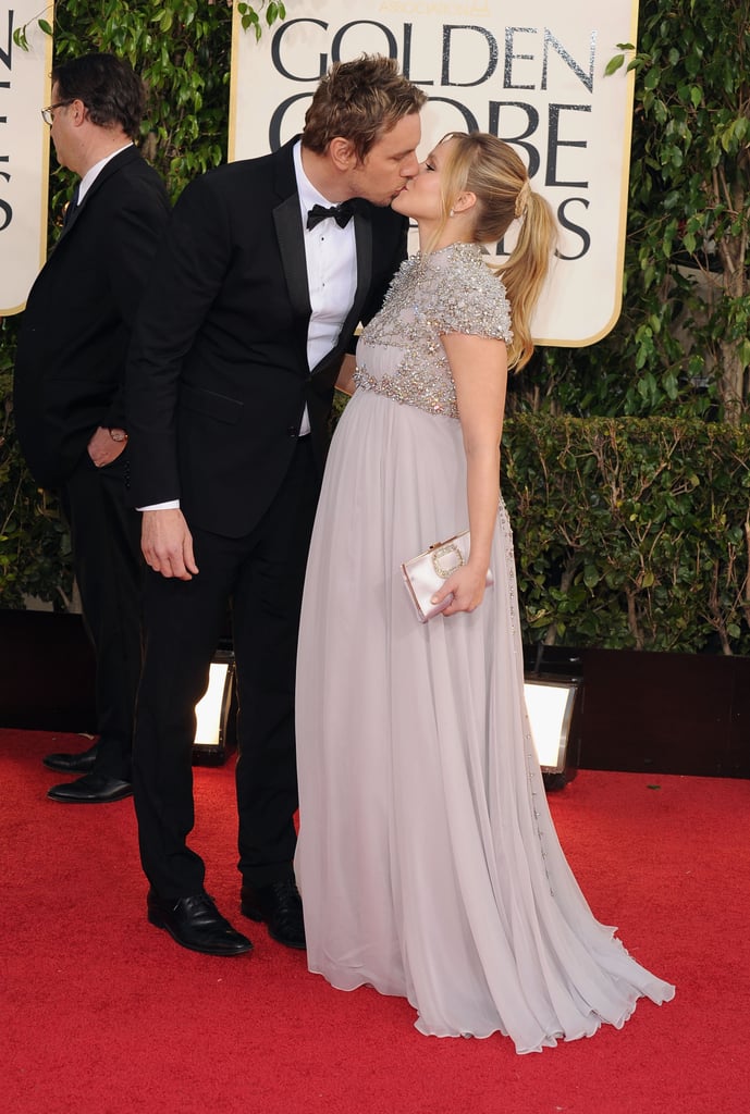 Dax Shepard and Kristen Bell shared a romantic kiss at the 2013 show.