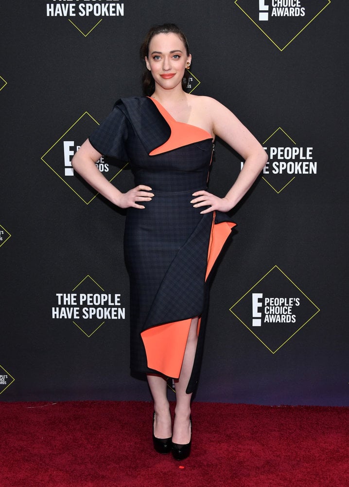 Kat Dennings's Coral Lipstick at the People's Choice Awards