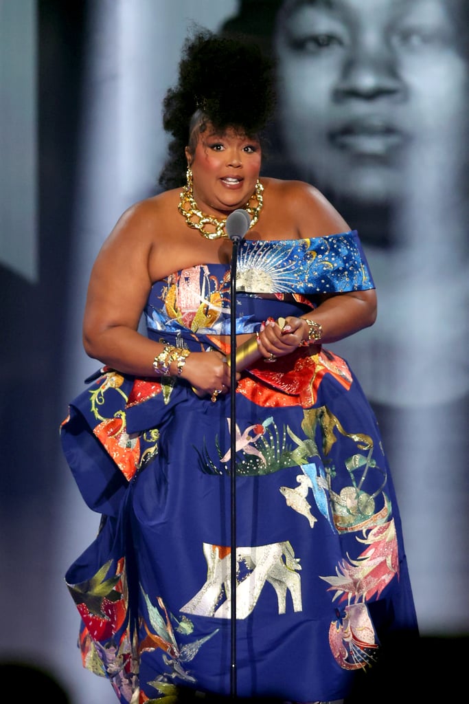 Lizzo's Fauxhawk Hairstyle at People's Choice Awards 2022