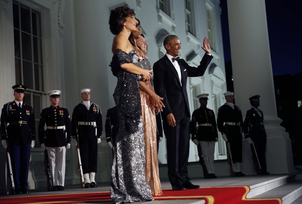 It Was Styled With an Elegant Shawl