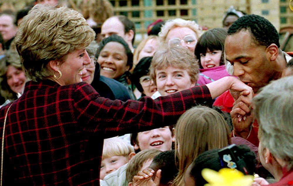 Why Princess Diana Didn't Wear Gloves