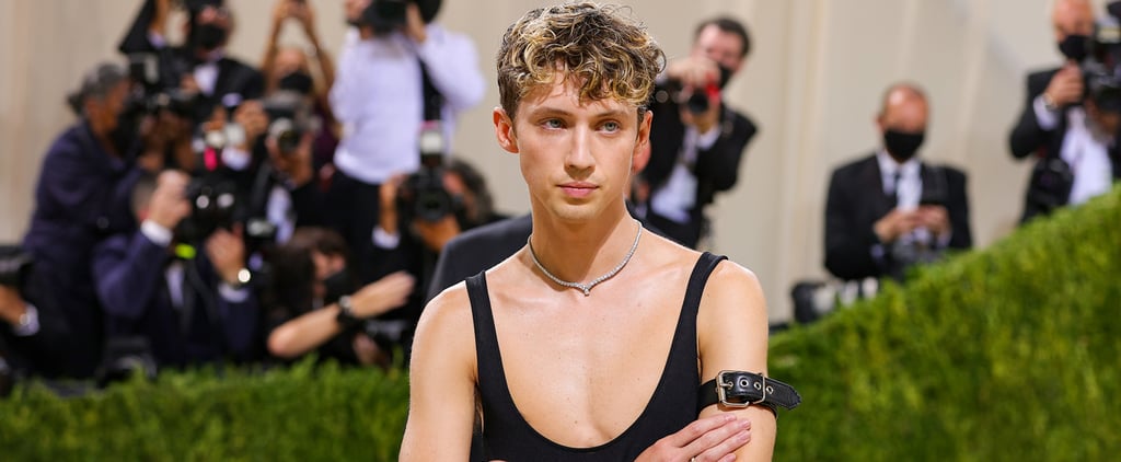 Troye Sivan在2021年Met Gala上的Altu裙