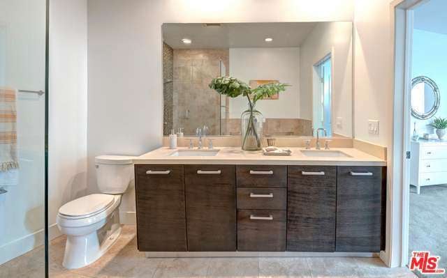 Steven Yeun Selling Hollywood Home November 2016