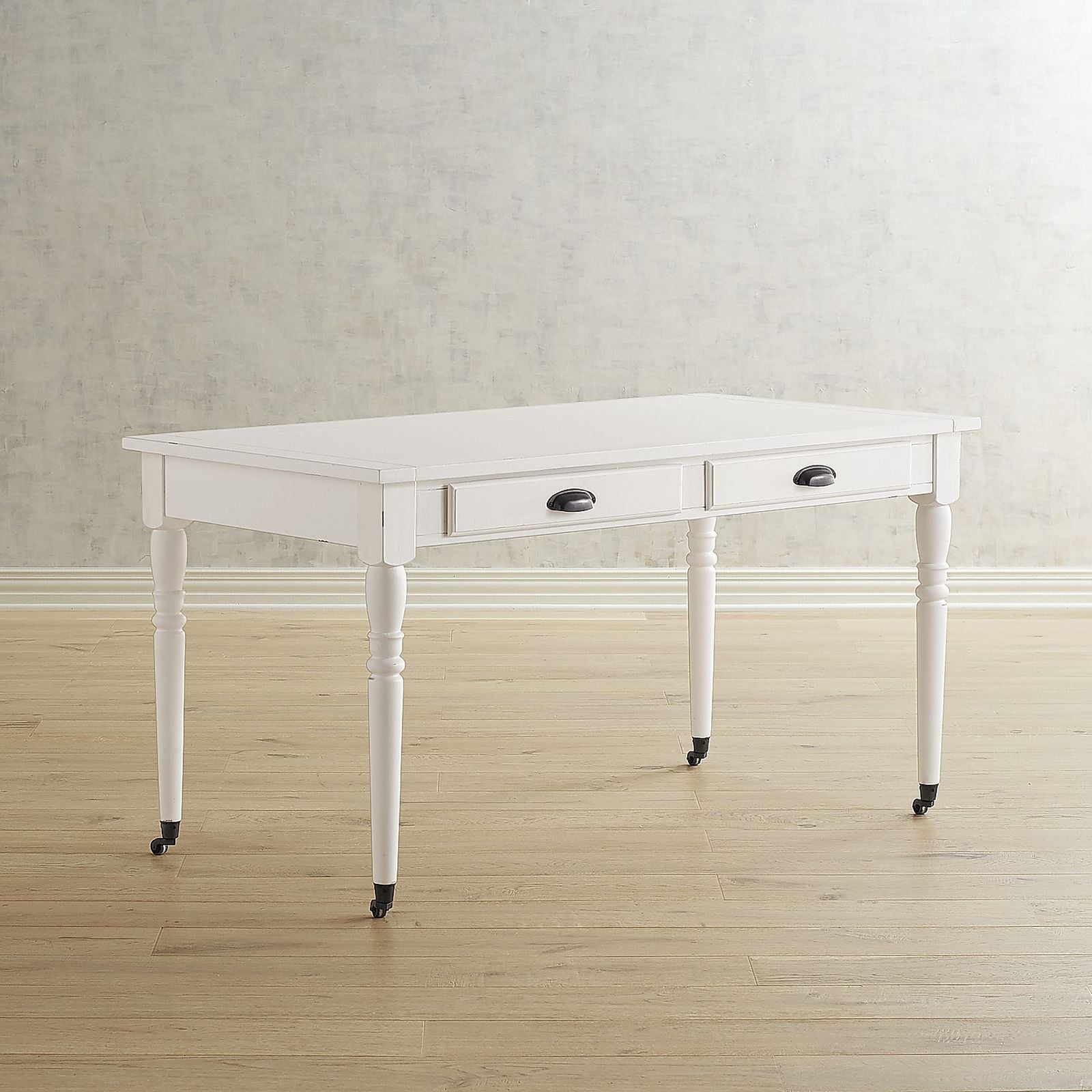 Primitive White Table Desk 600 Joanna Gaines S Furniture At