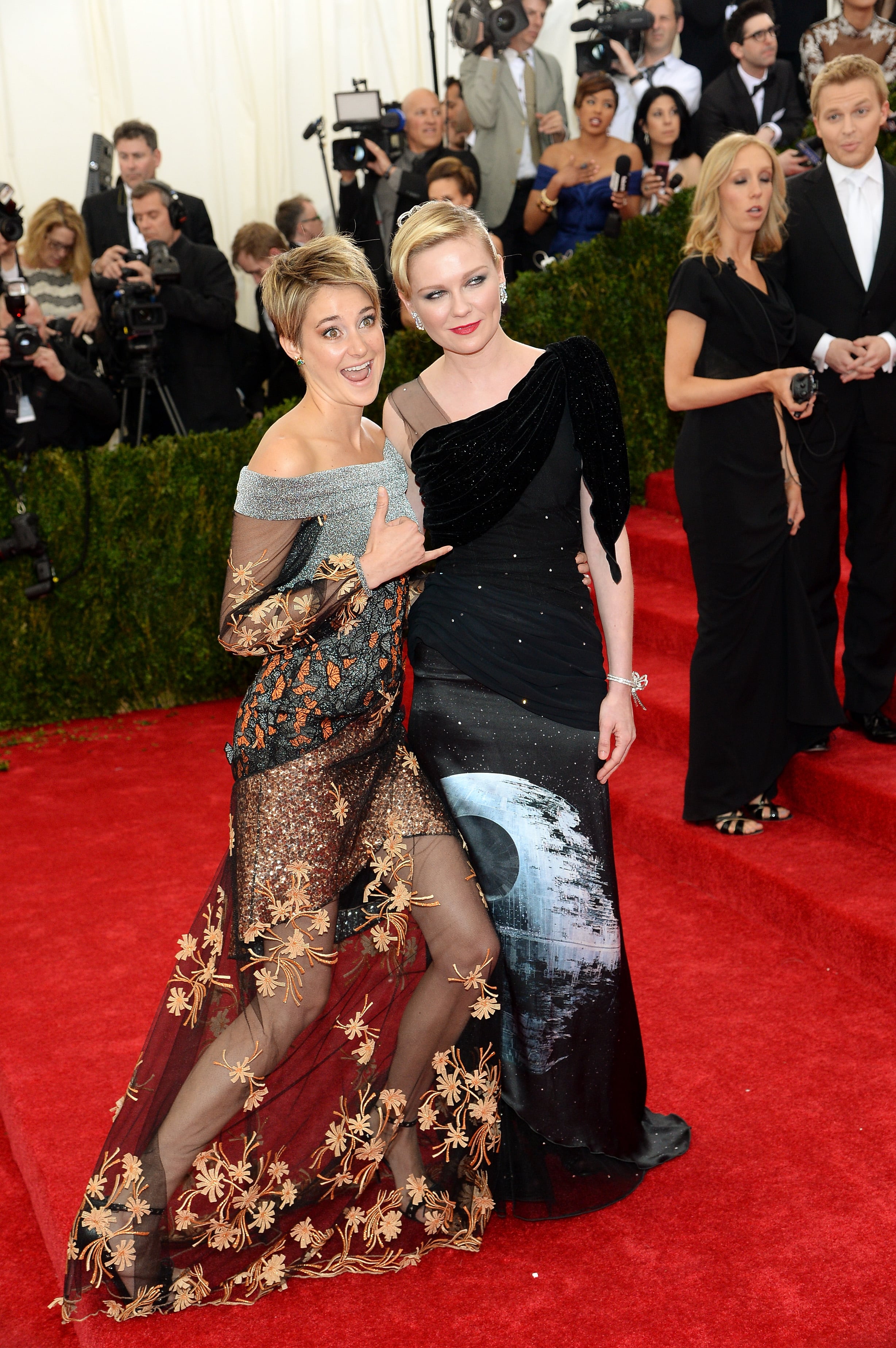 Shailene woodley met gala dress discount