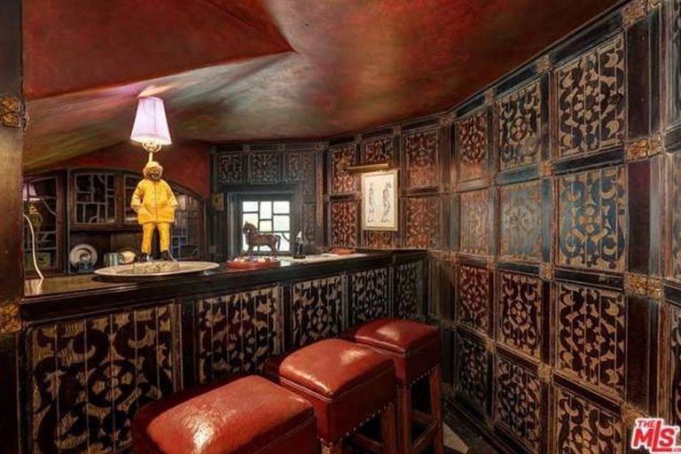 Kat Von D Buys House From Cheaper by the Dozen