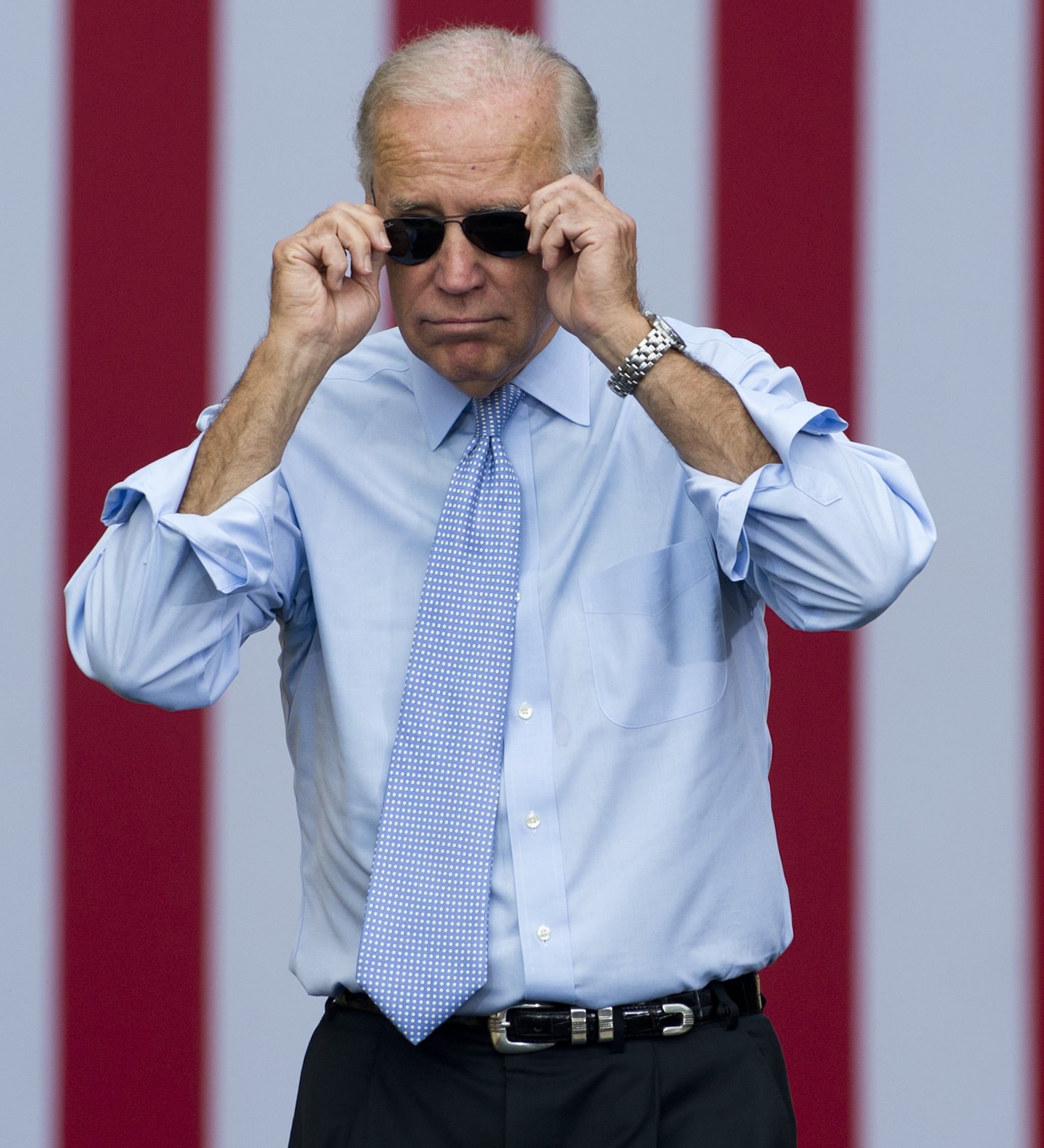 Those Aviators 20 Moments From Joe Biden S Vice Presidency Sure To Put A Smile On Your Face Popsugar News Photo 21