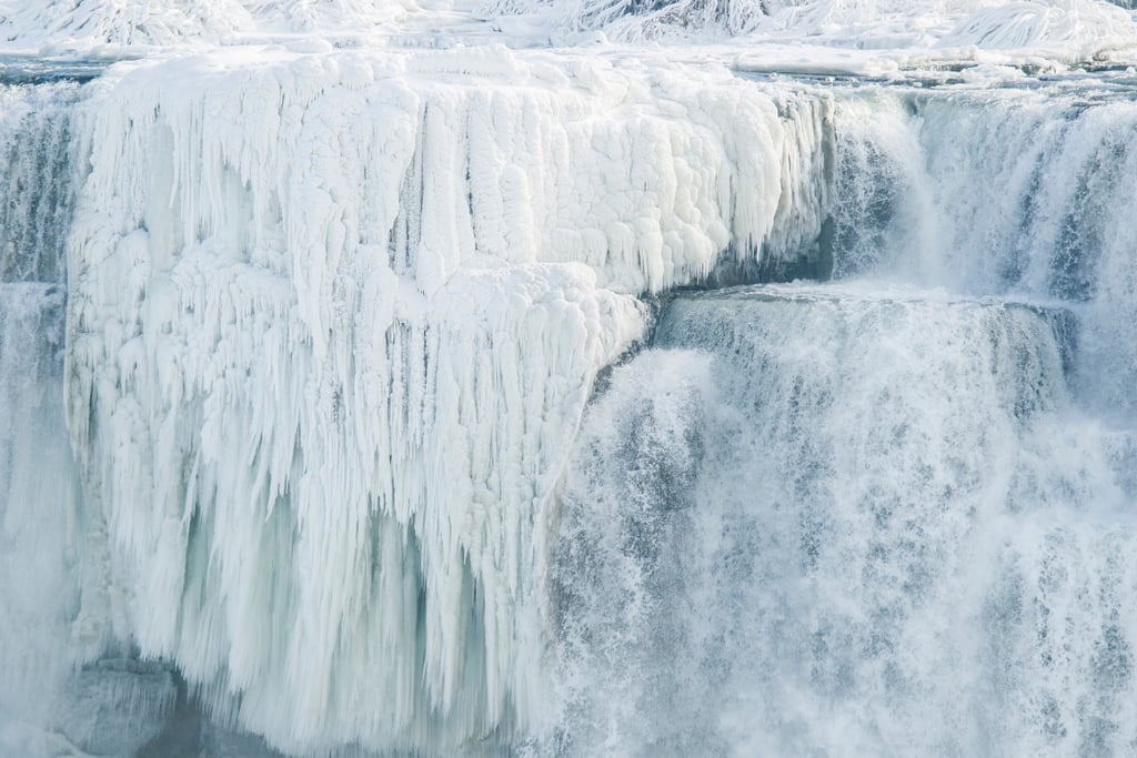 Frozen Niagara Falls Photos