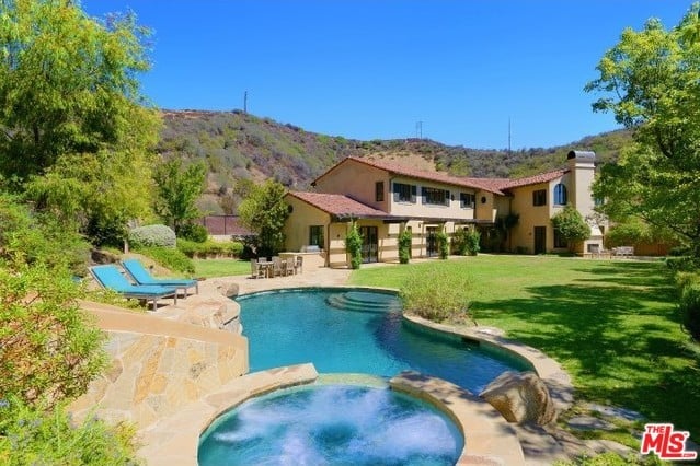 Lauren Conrad's spacious backyard