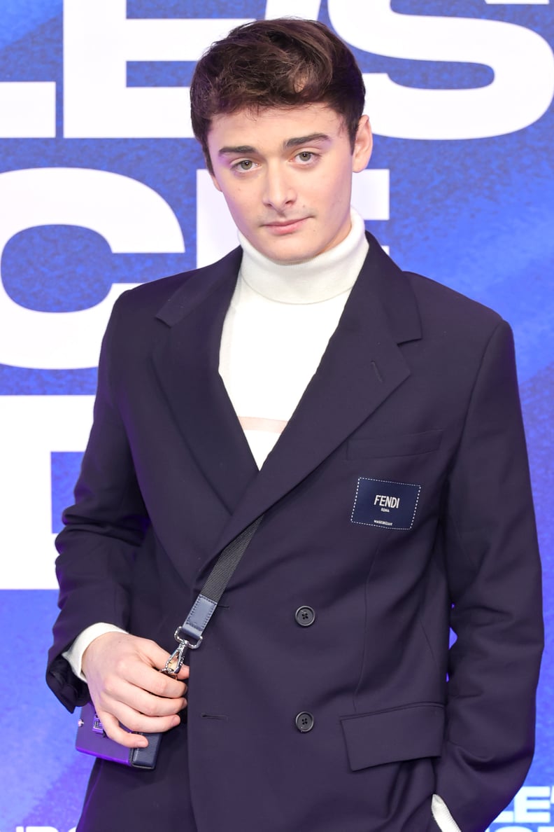 SANTA MONICA, CALIFORNIA - DECEMBER 06: Noah Schnapp attends the 2022 People's Choice Awards at Barker Hangar on December 06, 2022 in Santa Monica, California. (Photo by Amy Sussman/Getty Images )