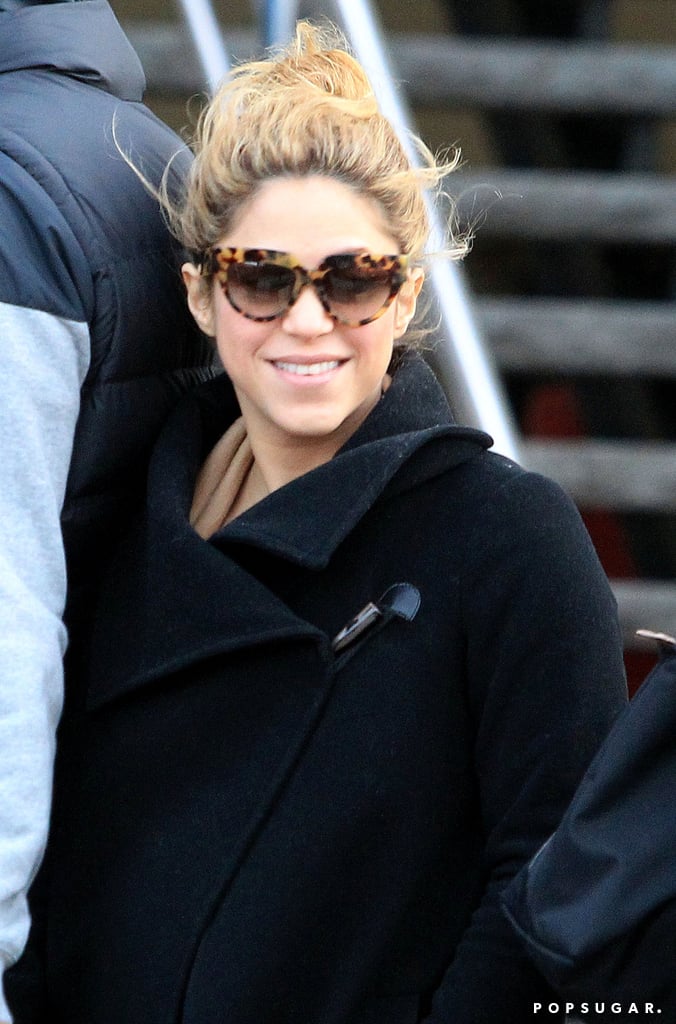 Pregnant Shakira Shopping in Barcelona