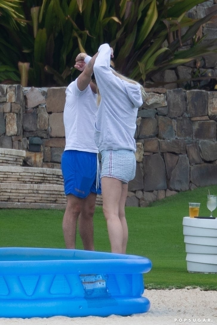 Joe Jonas And Sophie Turner Kissing In Cabo San Lucas